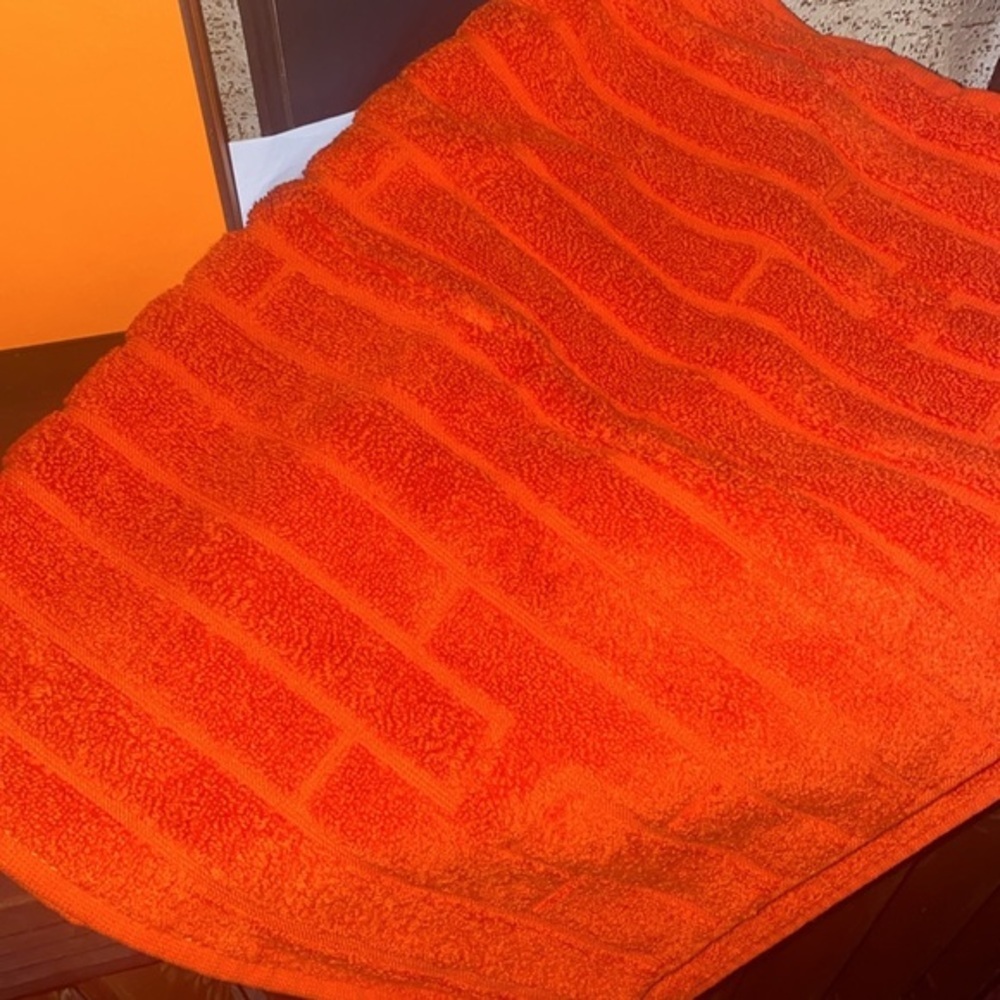 Hermes Face towel new 
Orange